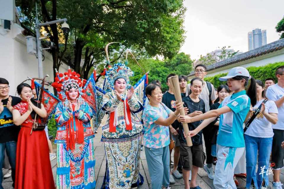 戏曲之乡, 落空间, 开放 戏曲之乡, 落空间, 开放