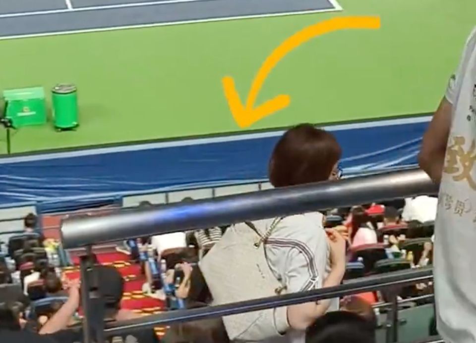 大的干扰, 名女子大闹, 目前 大的干扰, 名女子大闹, 目前